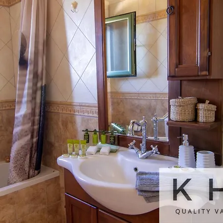 Elaionas 1 Experiencing Nature's Tranquility! فيلة سفوروناتا